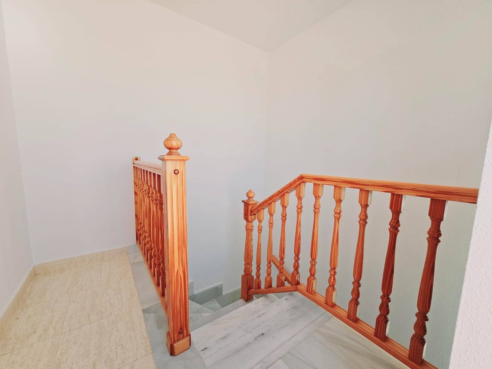 Ático de 2 habitaciones en Daya Nueva en alquiler con piscina - 990 € (Ref: 10164127)