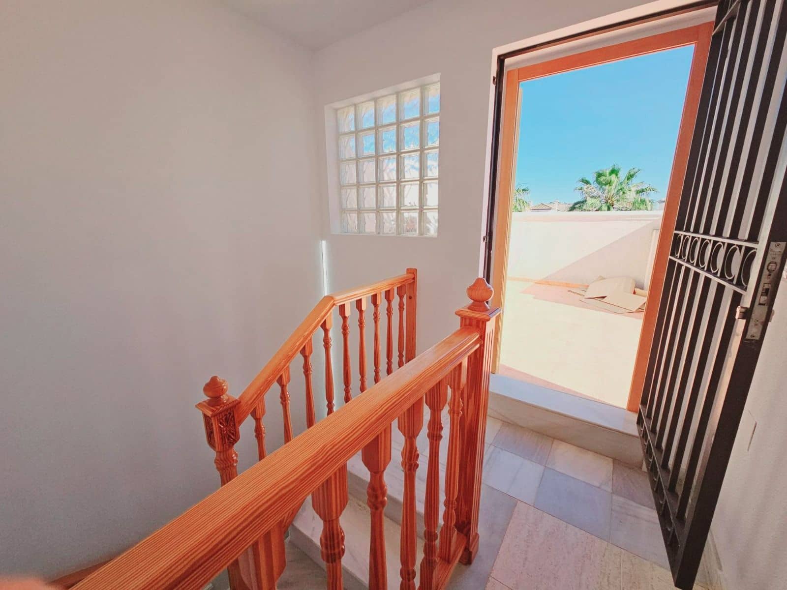 Ático de 2 habitaciones en Daya Nueva en alquiler con piscina - 990 € (Ref: 10164127)