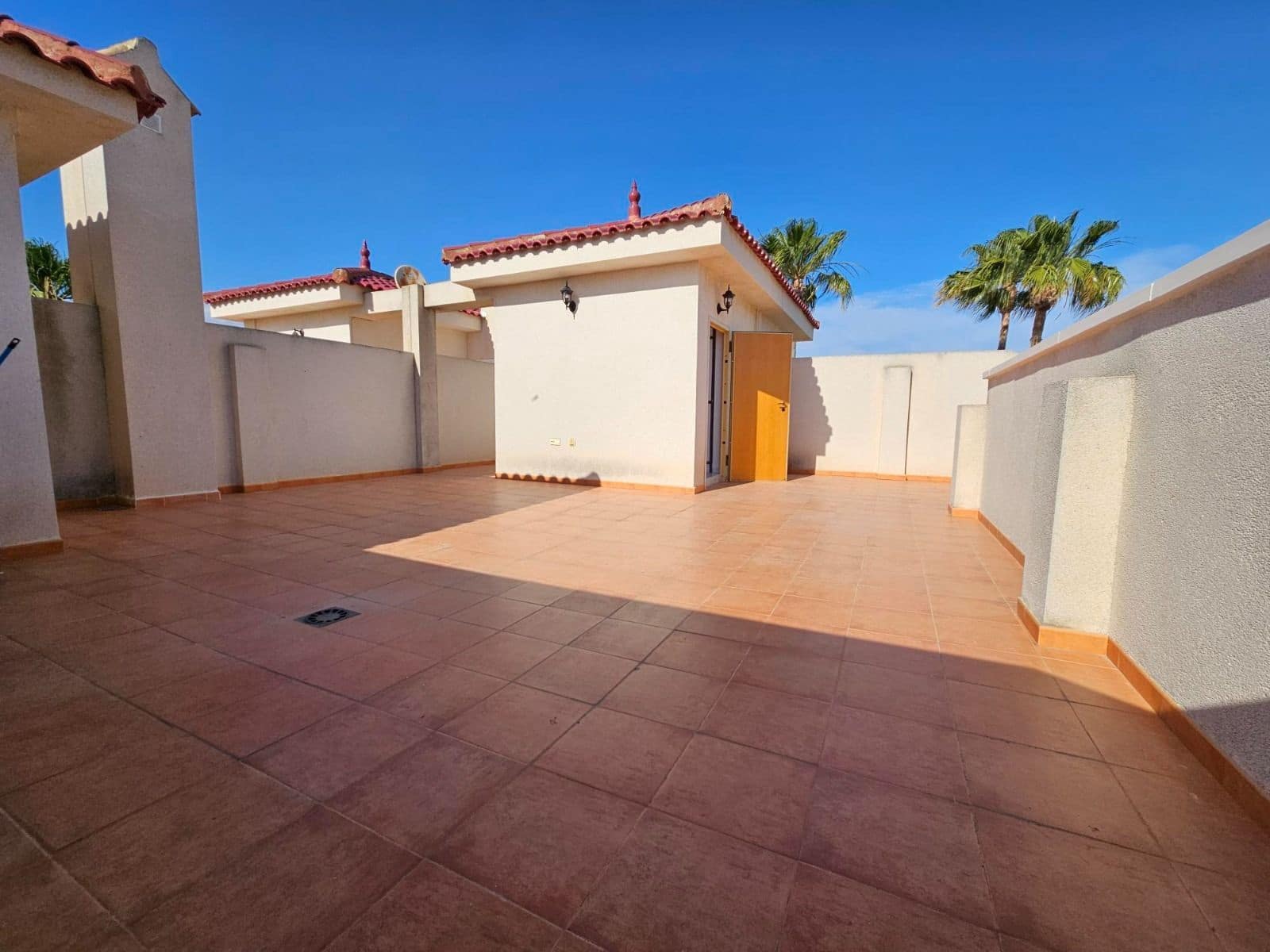 Ático de 2 habitaciones en Daya Nueva en alquiler con piscina - 990 € (Ref: 10164127)