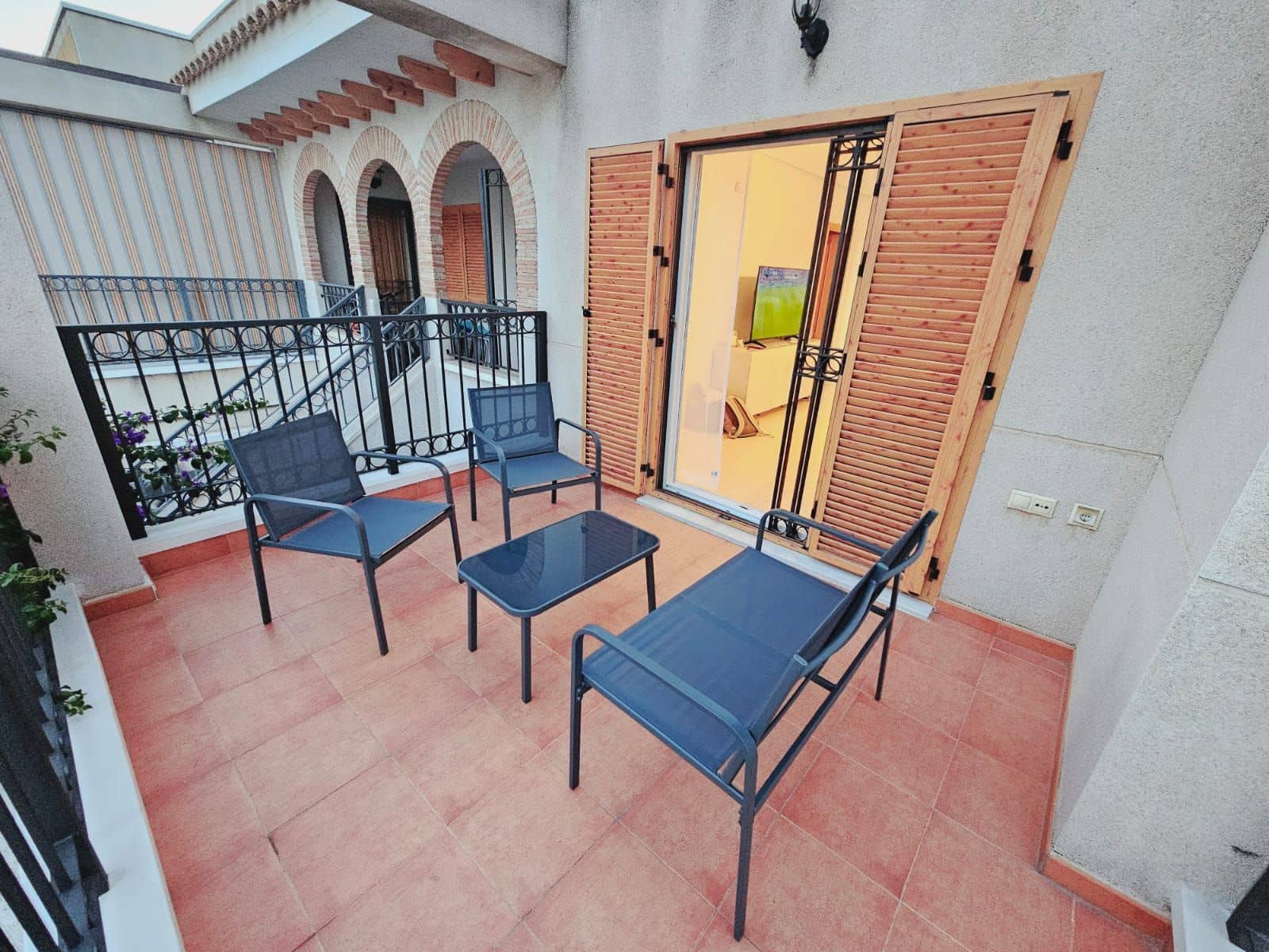 Ático de 2 habitaciones en Daya Nueva en alquiler con piscina - 990 € (Ref: 10164127)