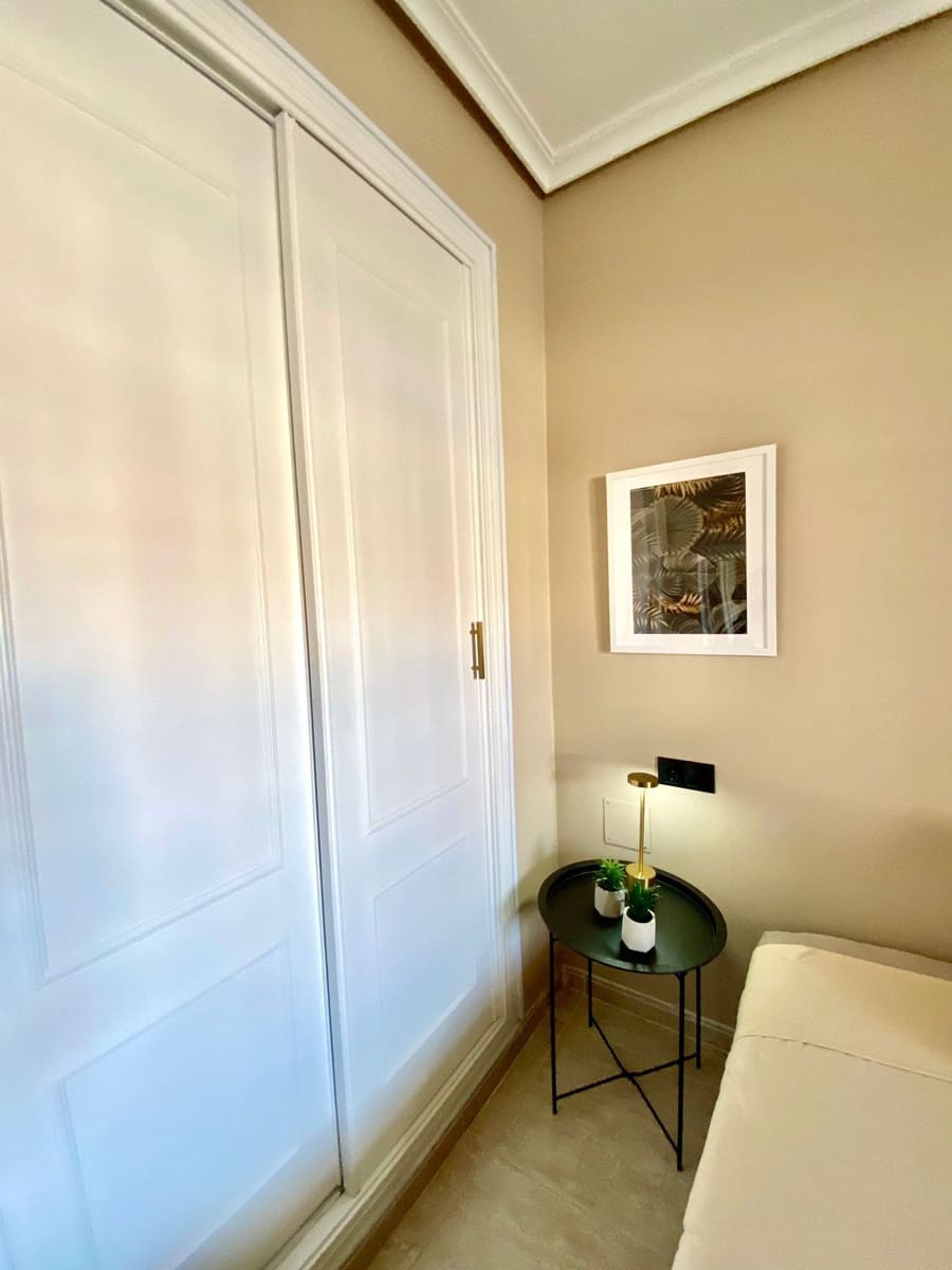 Bungalow de 2 chambres à louer à Orihuela Costa avec piscine garage - 1 100 € (Ref: 10164128)
