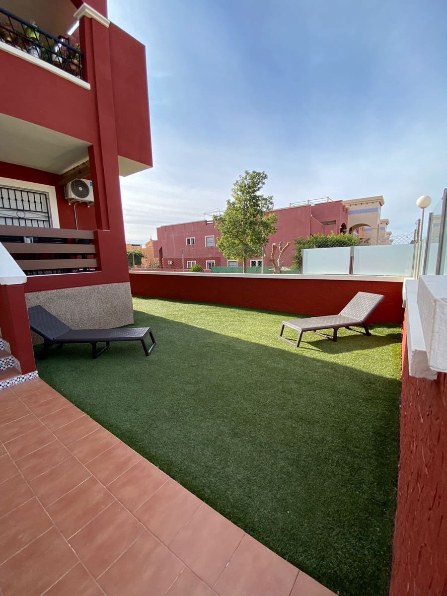 Bungalow de 2 chambres à louer à Orihuela Costa avec piscine garage - 1 100 € (Ref: 10164128)