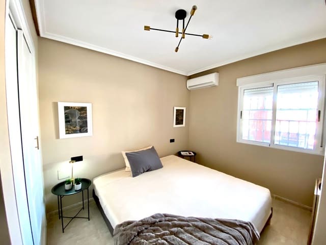 Bungalow de 2 chambres à louer à Orihuela Costa, Orihuela avec piscine garage - 1 100 € (Ref: 10164128)