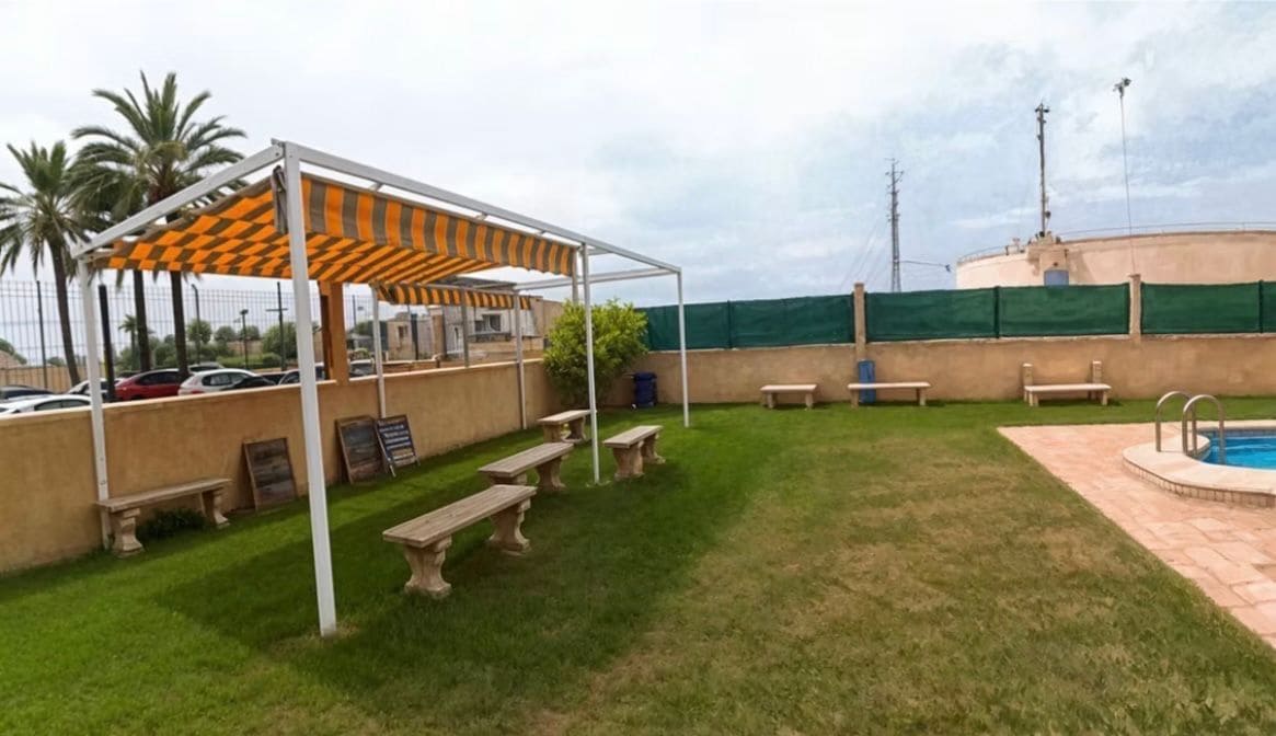 Pareado de 4 habitaciones en Torrevieja en alquiler con piscina garaje - 1.170 € (Ref: 10166069)