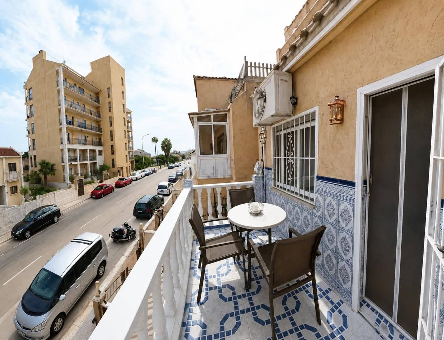 Pareado de 4 habitaciones en Torrevieja en alquiler con piscina garaje - 1.170 € (Ref: 10166069)