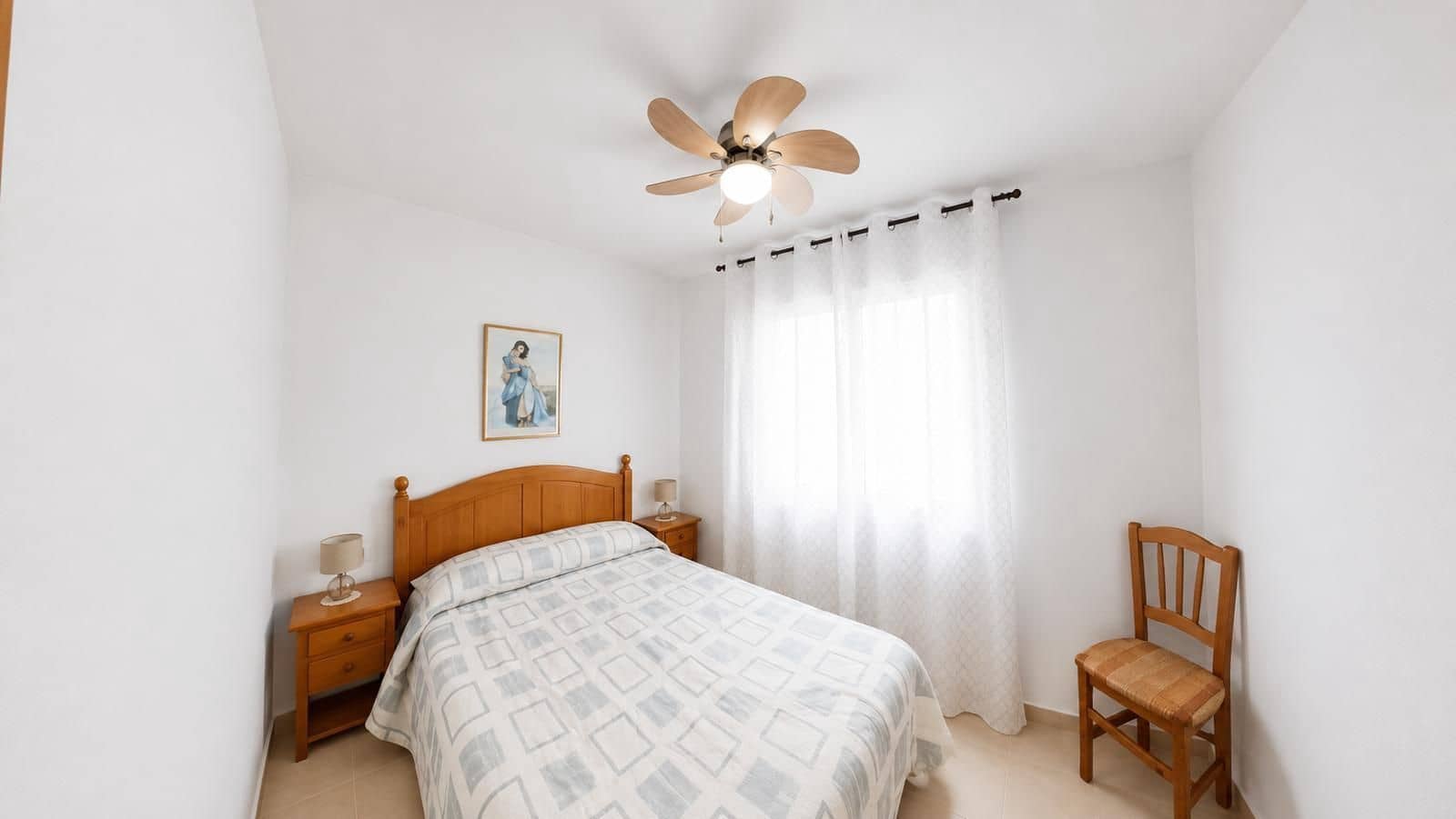 Pareado de 4 habitaciones en Torrevieja en alquiler con piscina garaje - 1.170 € (Ref: 10166069)