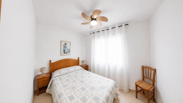 Pareado de 4 habitaciones en Torrevieja en alquiler con piscina garaje - 1.170 € (Ref: 10166069)