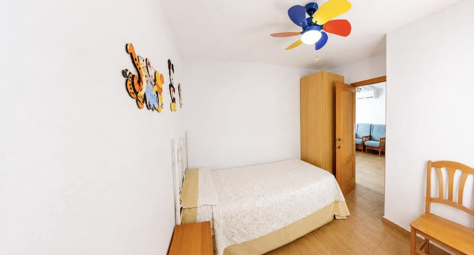 Pareado de 4 habitaciones en Torrevieja en alquiler con piscina garaje - 1.170 € (Ref: 10166069)