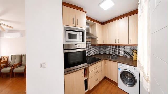 Pareado de 4 habitaciones en Torrevieja en alquiler con piscina garaje - 1.170 € (Ref: 10166069)