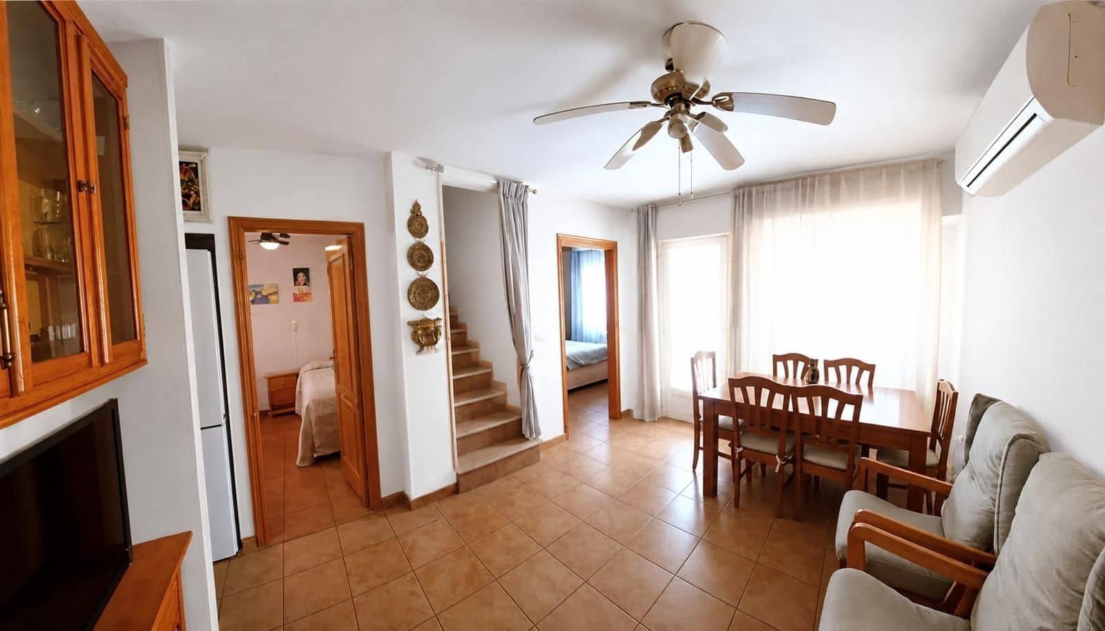 Pareado de 4 habitaciones en Torrevieja en alquiler con piscina garaje - 1.170 € (Ref: 10166069)
