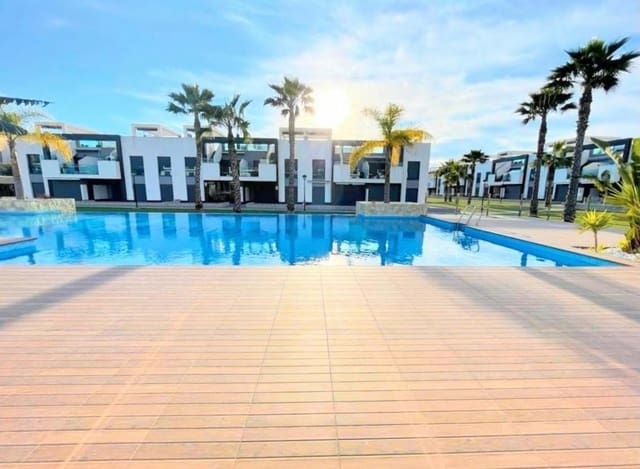 2 sypialnia Penthouse do wynajęcia w Guardamar del Segura z basenem garażem - 1 699 € (Ref: 10166070)