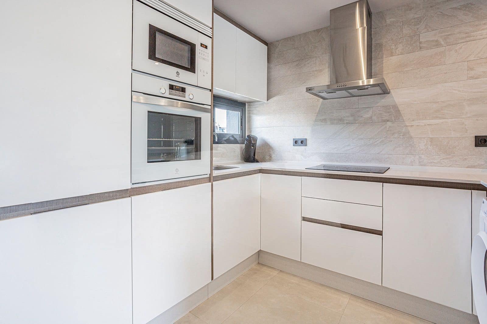 2 sypialnia Penthouse do wynajęcia w Guardamar del Segura z basenem garażem - 1 699 € (Ref: 10166070)
