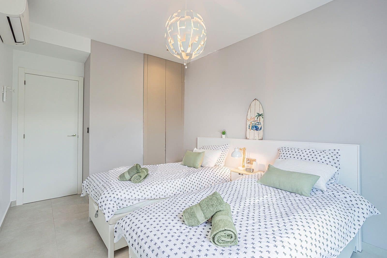 2 sypialnia Penthouse do wynajęcia w Guardamar del Segura z basenem garażem - 1 699 € (Ref: 10166070)