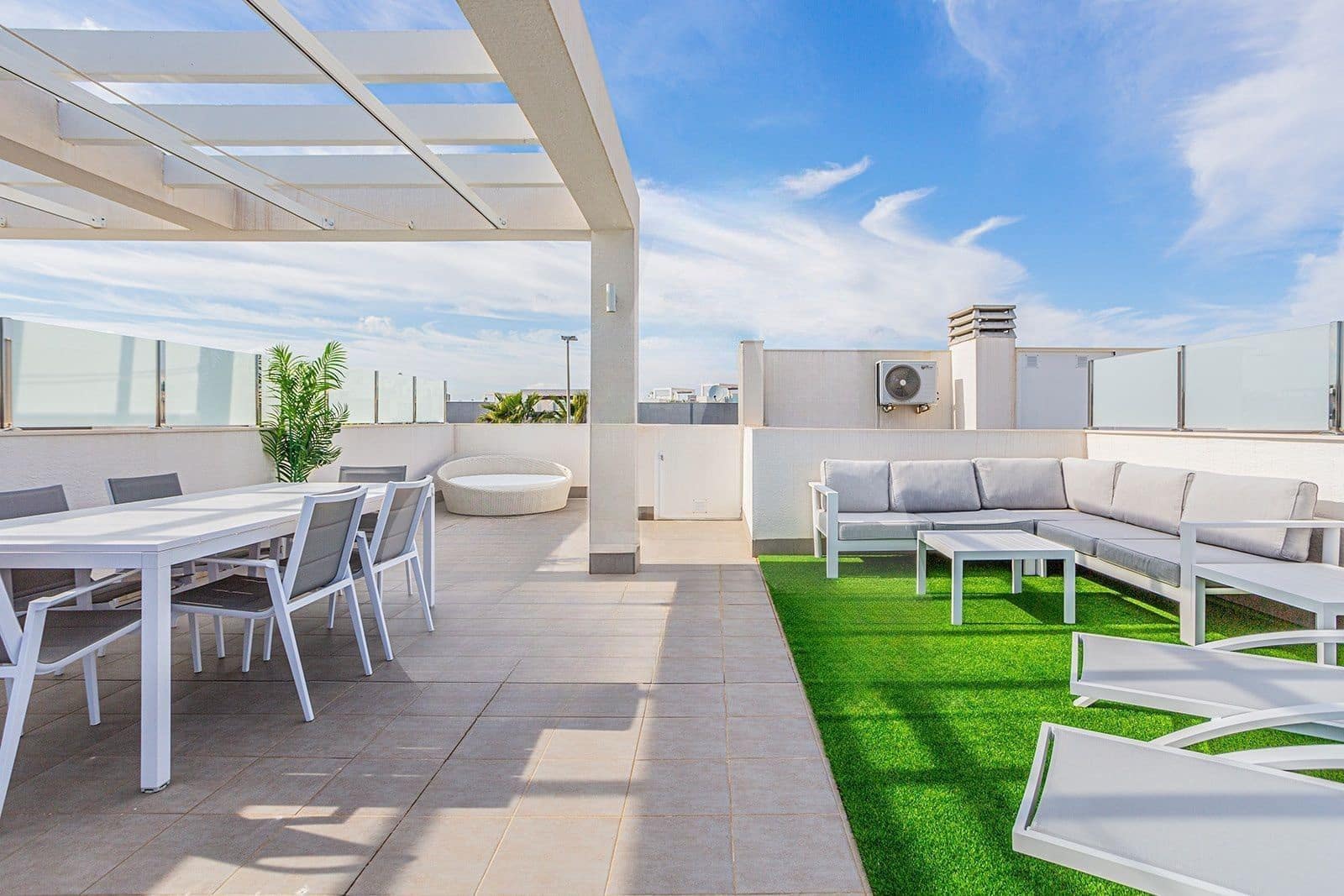2 sypialnia Penthouse do wynajęcia w Guardamar del Segura z basenem garażem - 1 699 € (Ref: 10166070)