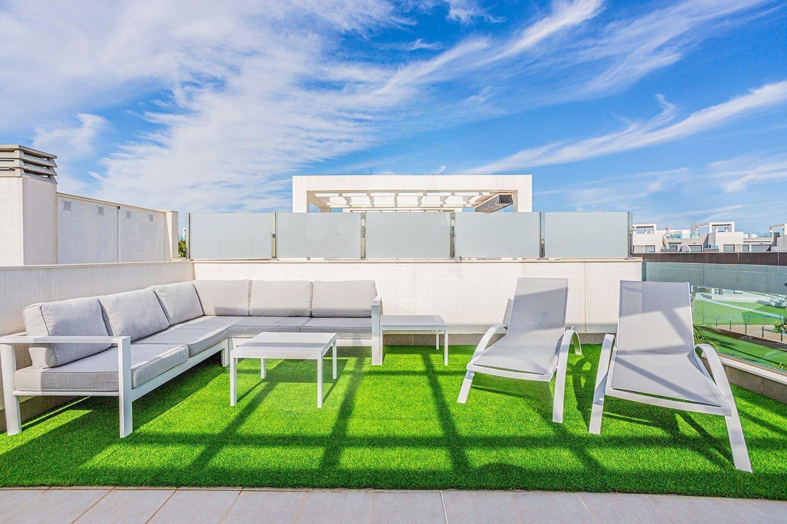 2 sypialnia Penthouse do wynajęcia w Guardamar del Segura z basenem garażem - 1 699 € (Ref: 10166070)