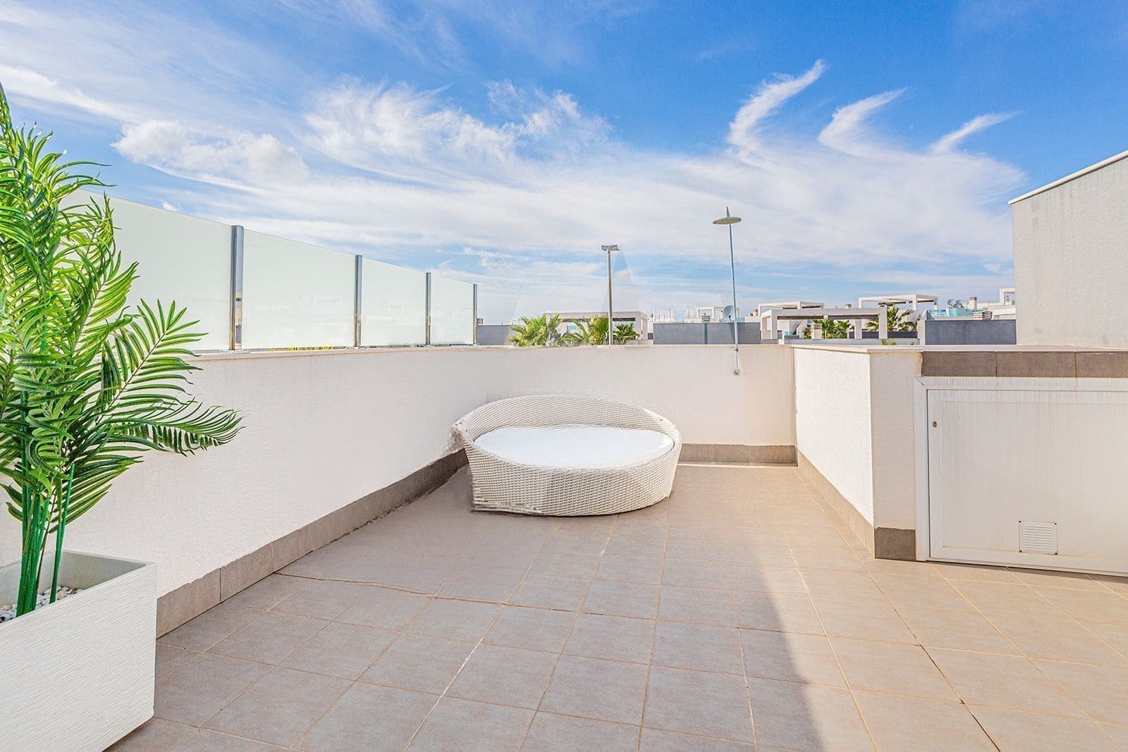 2 sypialnia Penthouse do wynajęcia w Guardamar del Segura z basenem garażem - 1 699 € (Ref: 10166070)