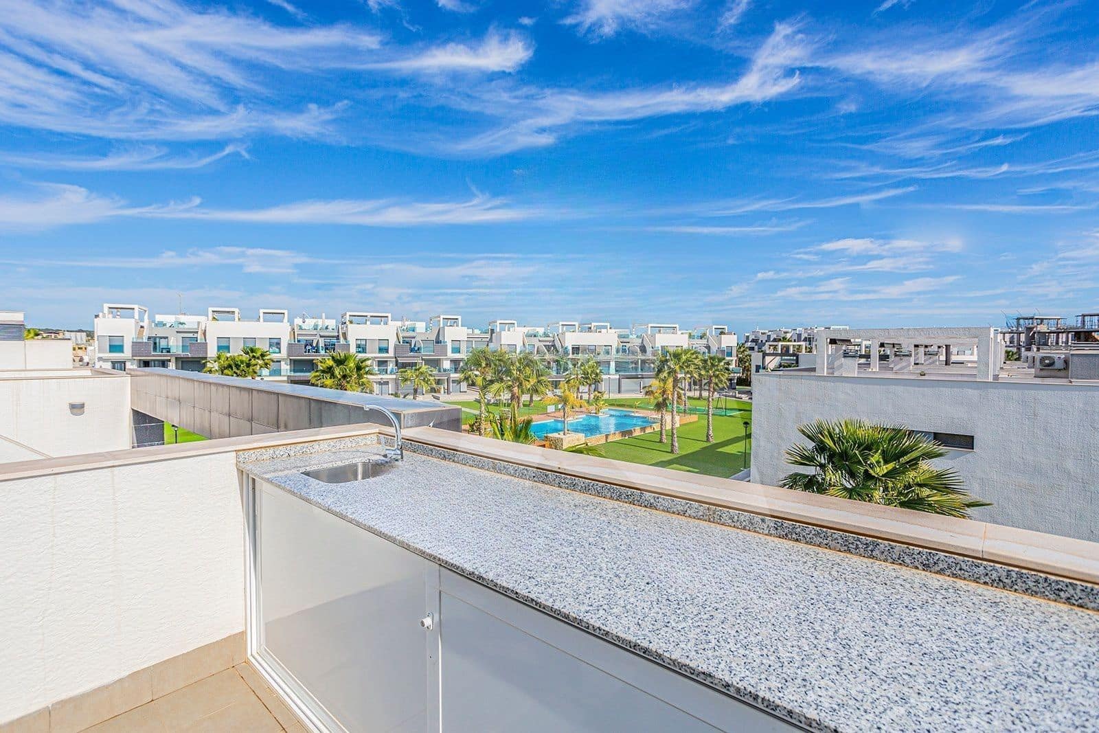 2 sypialnia Penthouse do wynajęcia w Guardamar del Segura z basenem garażem - 1 699 € (Ref: 10166070)