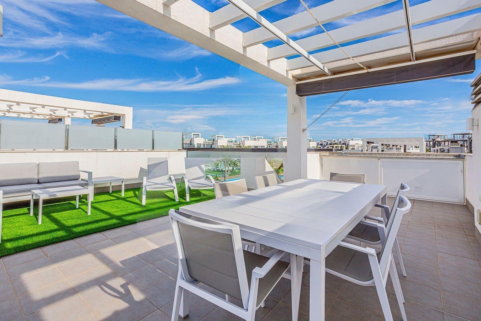2 sypialnia Penthouse do wynajęcia w Guardamar del Segura z basenem garażem - 1 699 € (Ref: 10166070)