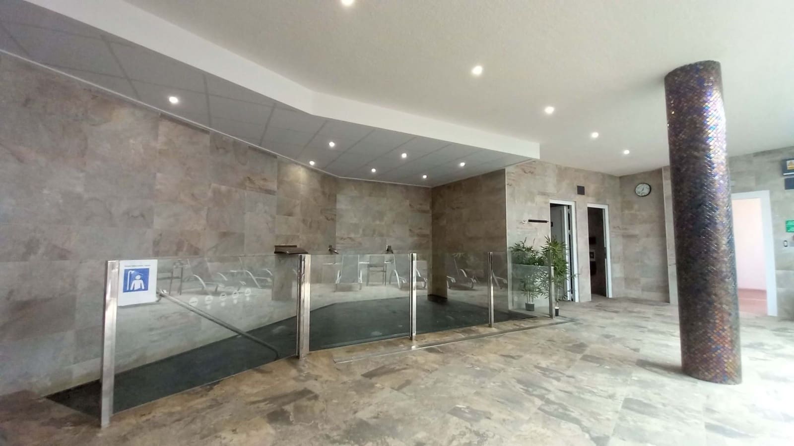 2 sypialnia Penthouse do wynajęcia w Guardamar del Segura z basenem garażem - 1 699 € (Ref: 10166070)