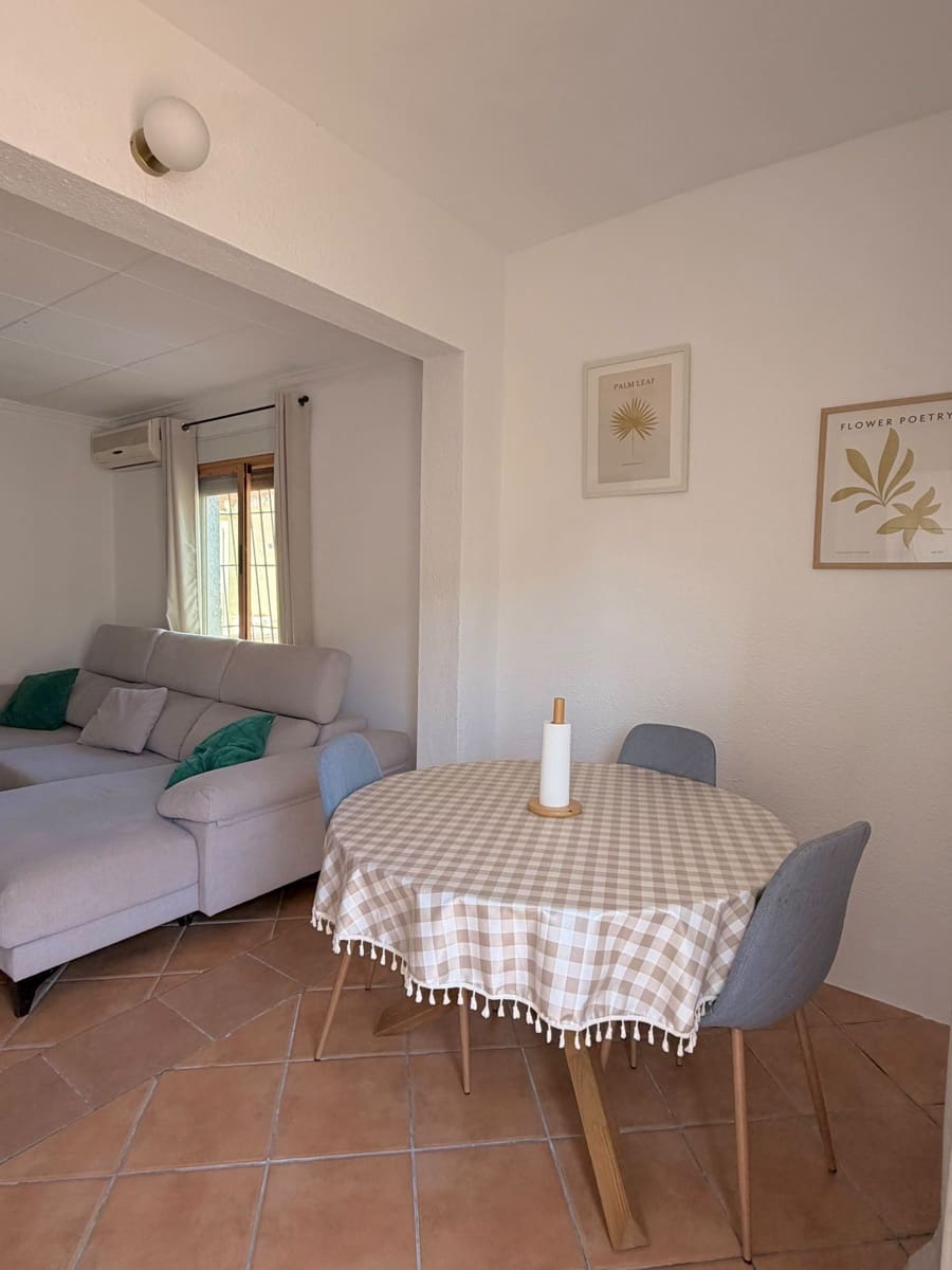 3 bedroom Villa for rent in San Fulgencio with pool garage - € 1,500 (Ref: 10168137)
