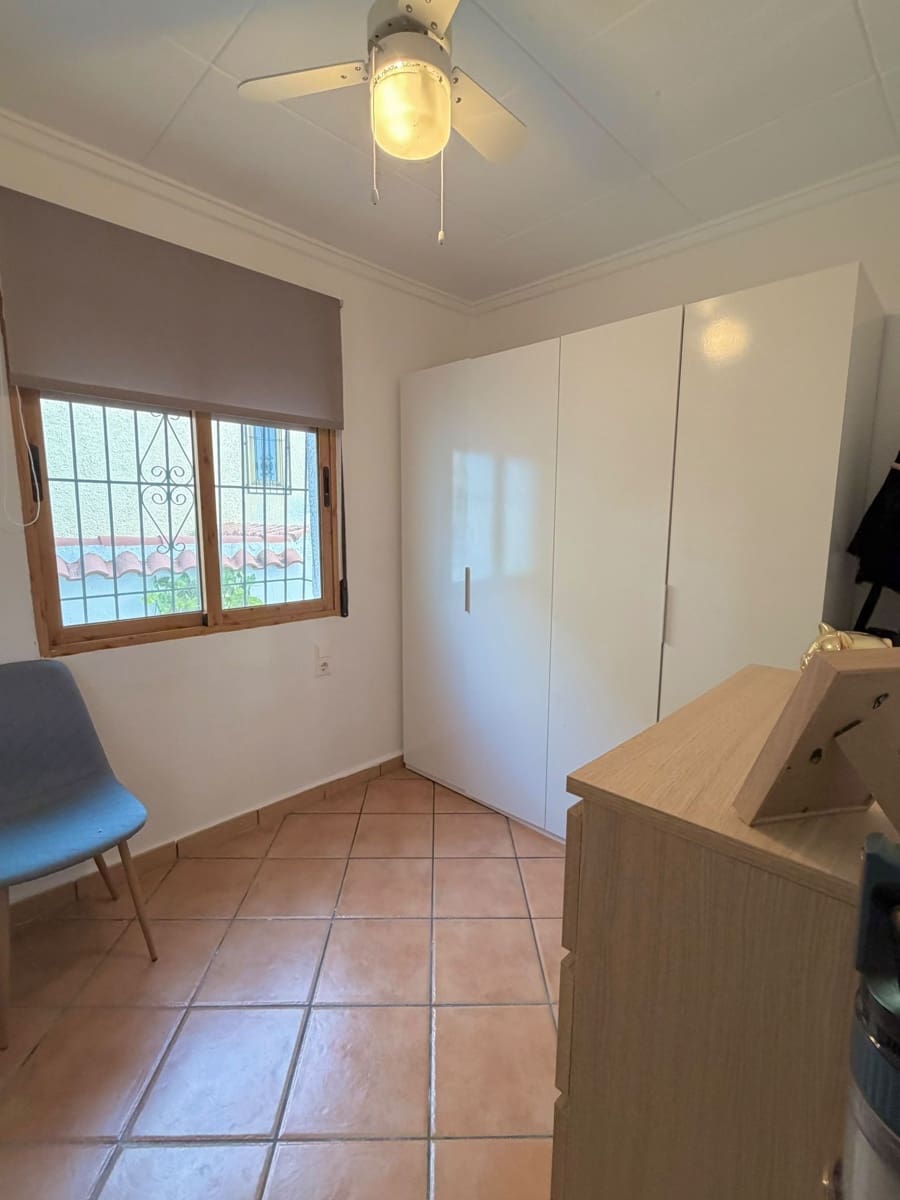 3 bedroom Villa for rent in San Fulgencio with pool garage - € 1,500 (Ref: 10168137)