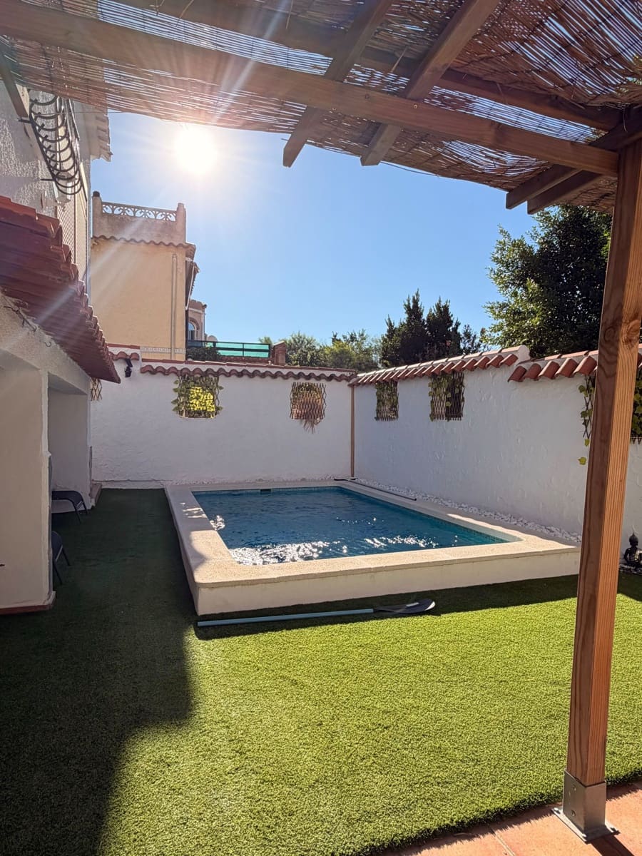 3 bedroom Villa for rent in San Fulgencio with pool garage - € 1,500 (Ref: 10168137)