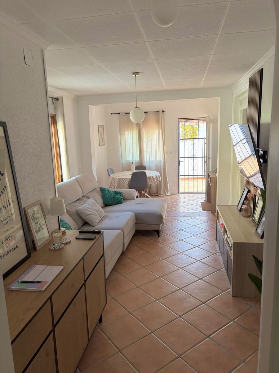 3 bedroom Villa for rent in San Fulgencio with pool garage - € 1,500 (Ref: 10168137)