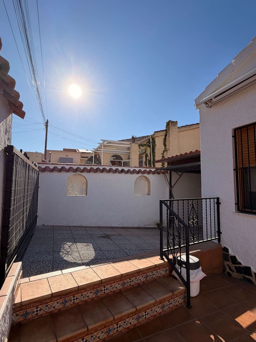 3 bedroom Villa for rent in San Fulgencio with pool garage - € 1,500 (Ref: 10168137)