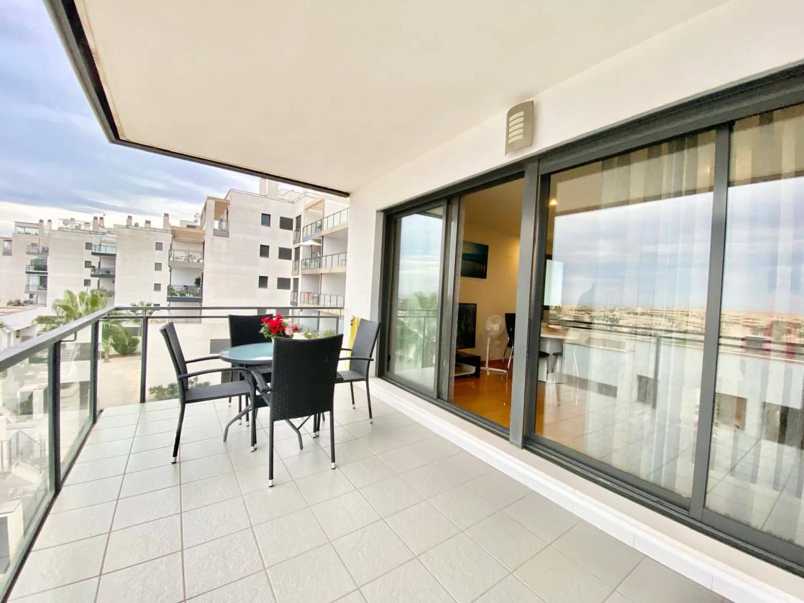 2 soveværelse Lejlighed til leje i Orihuela Costa med swimmingpool garage - € 1.000 (Ref: 10168138)