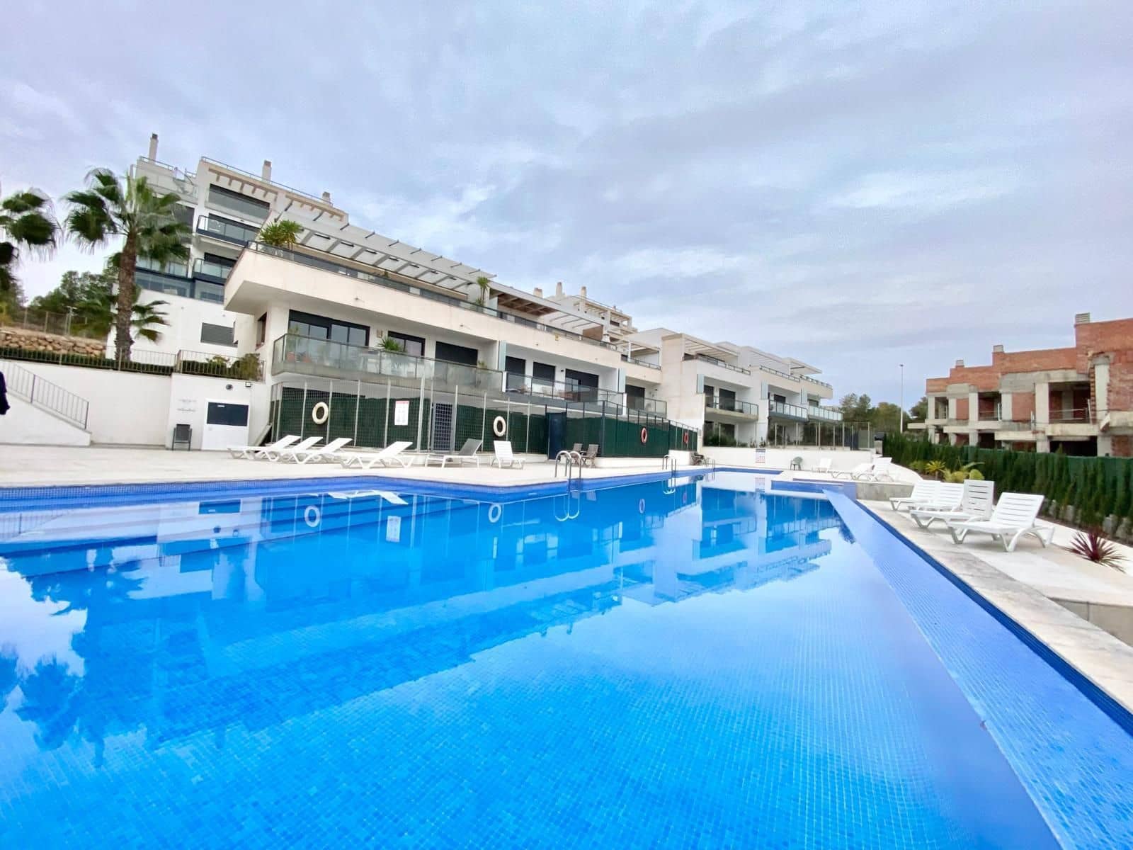 2 soveværelse Lejlighed til leje i Orihuela Costa med swimmingpool garage - € 1.000 (Ref: 10168138)