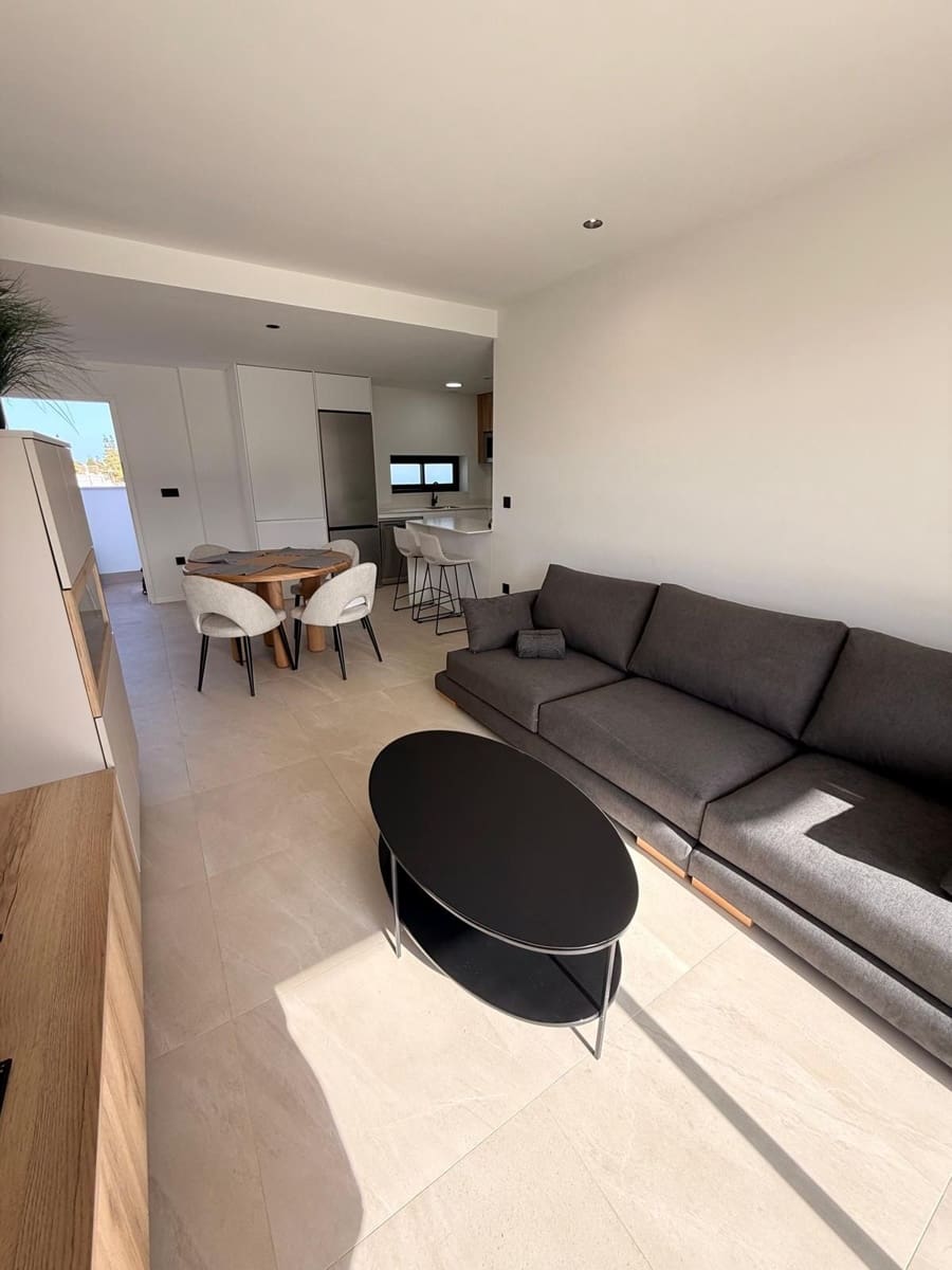 2 quarto Apartamento para arrendar em Los Alcazares com piscina garagem - 1 500 € (Ref: 10173149)