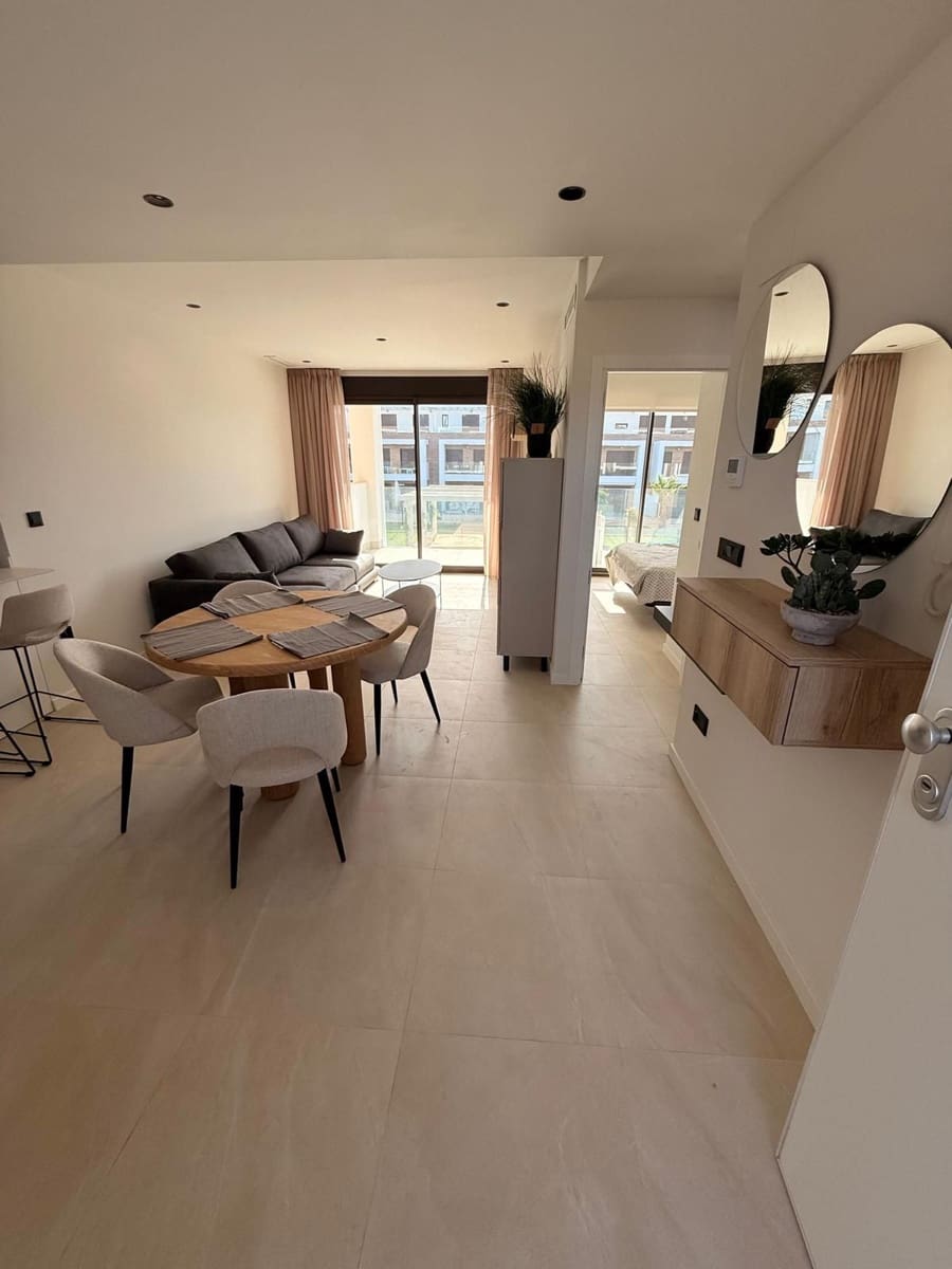 2 quarto Apartamento para arrendar em Los Alcazares com piscina garagem - 1 500 € (Ref: 10173149)