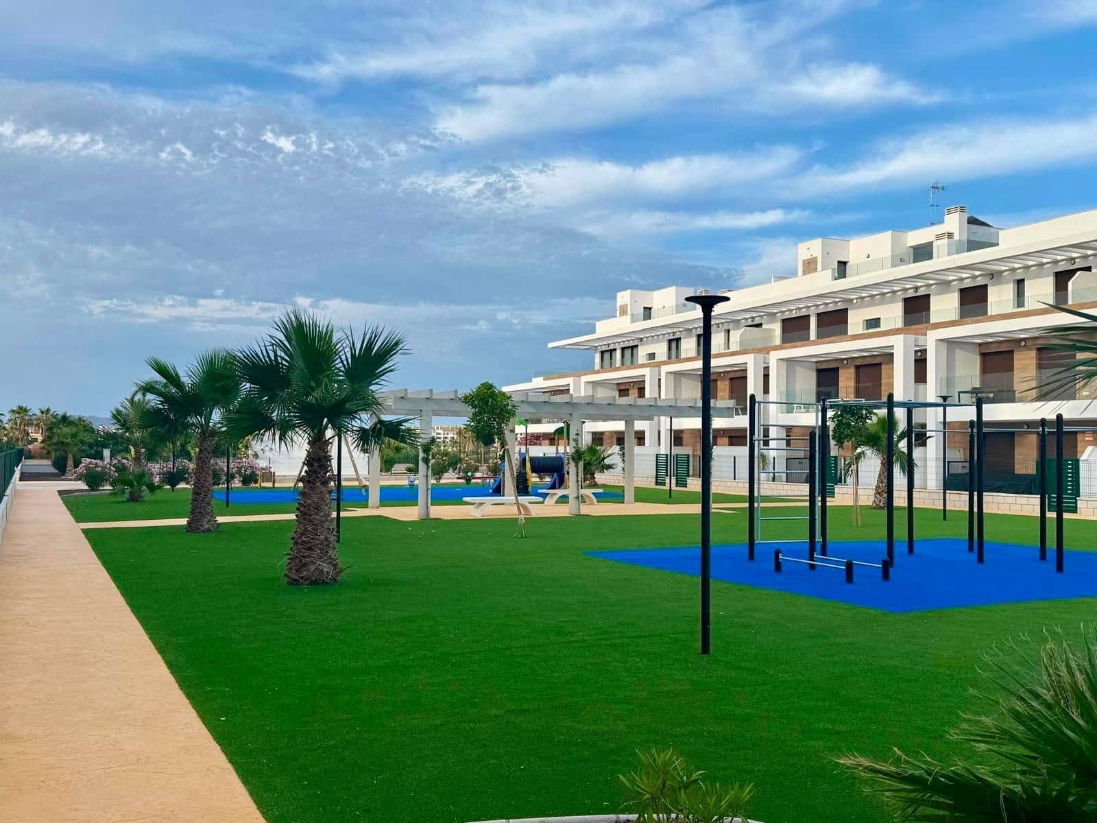 2 quarto Apartamento para arrendar em Los Alcazares com piscina garagem - 1 500 € (Ref: 10173149)