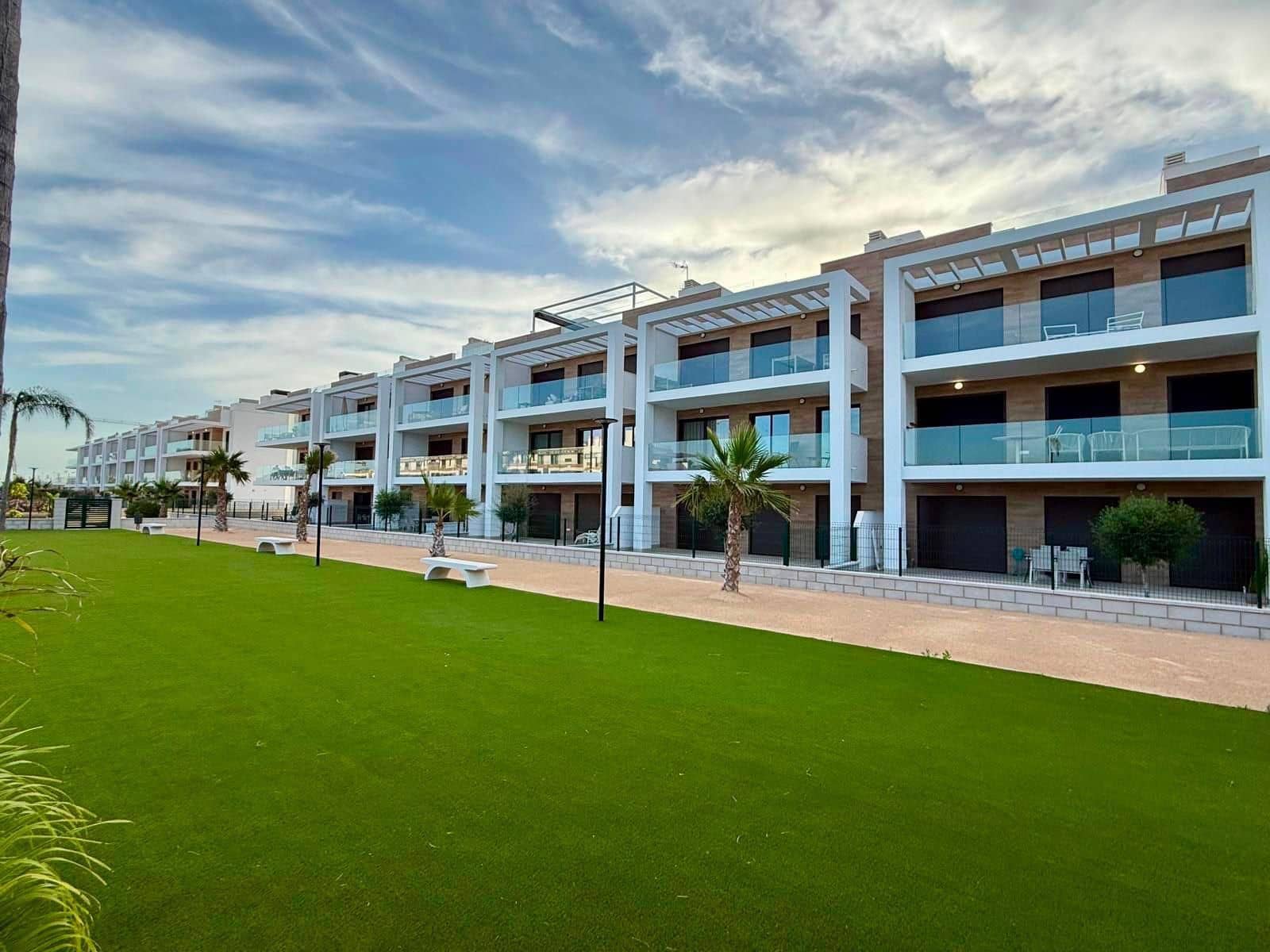 2 quarto Apartamento para arrendar em Los Alcazares com piscina garagem - 1 500 € (Ref: 10173149)