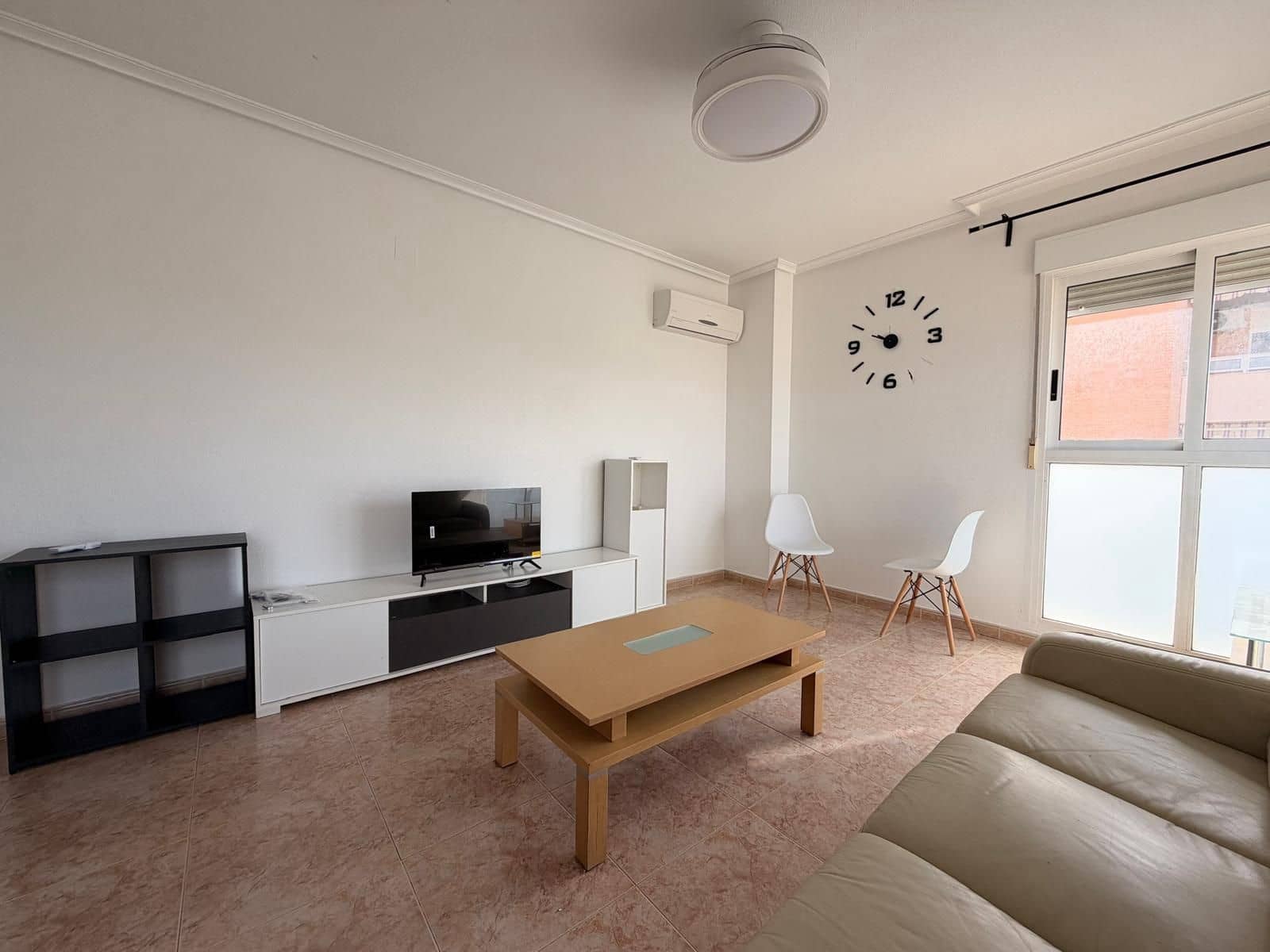 3 soveværelse Lejlighed til leje i Los Montesinos med swimmingpool - € 950 (Ref: 10176286)