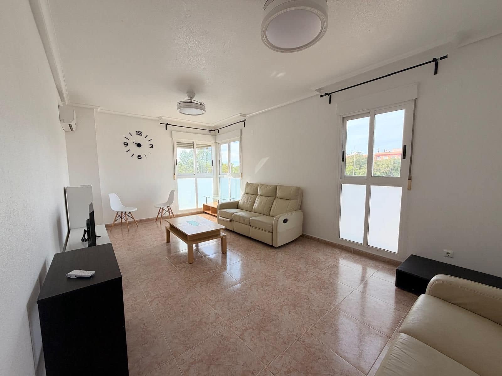 3 soveværelse Lejlighed til leje i Los Montesinos med swimmingpool - € 950 (Ref: 10176286)