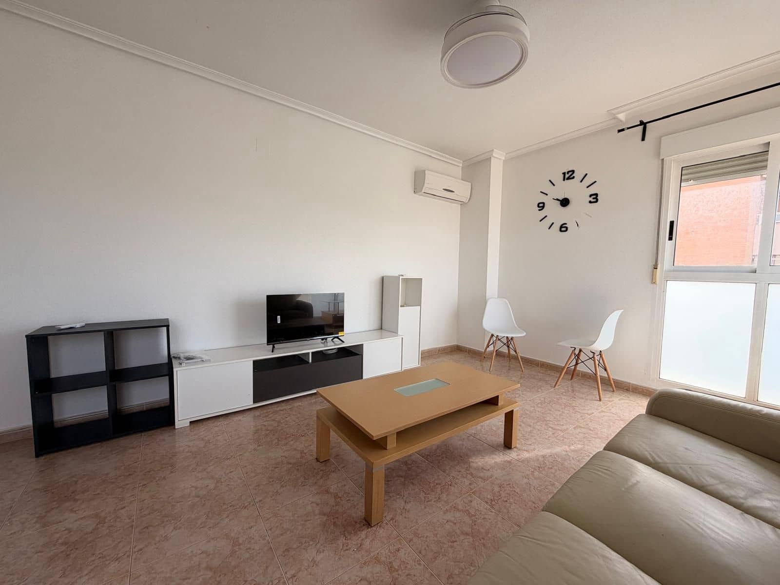 3 soveværelse Lejlighed til leje i Los Montesinos med swimmingpool - € 950 (Ref: 10176286)