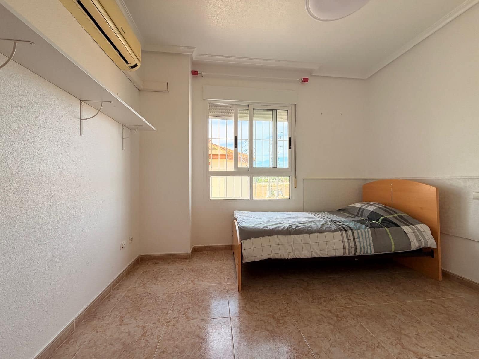 3 soveværelse Lejlighed til leje i Los Montesinos med swimmingpool - € 950 (Ref: 10176286)