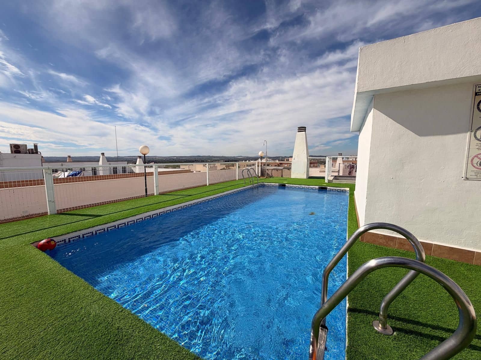 3 soveværelse Lejlighed til leje i Los Montesinos med swimmingpool - € 950 (Ref: 10176286)