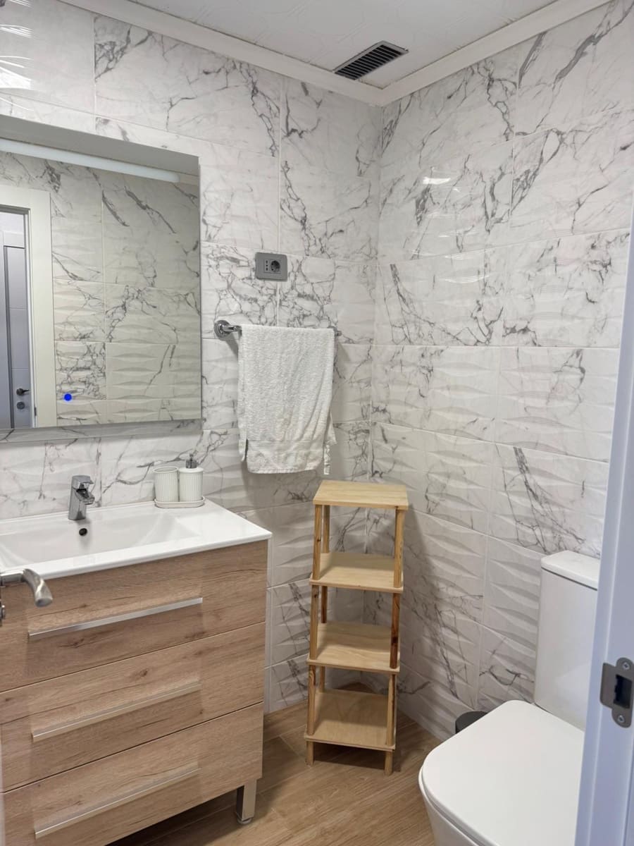 2 quarto Apartamento para arrendar em Torrevieja com piscina garagem - 1 200 € (Ref: 10179874)