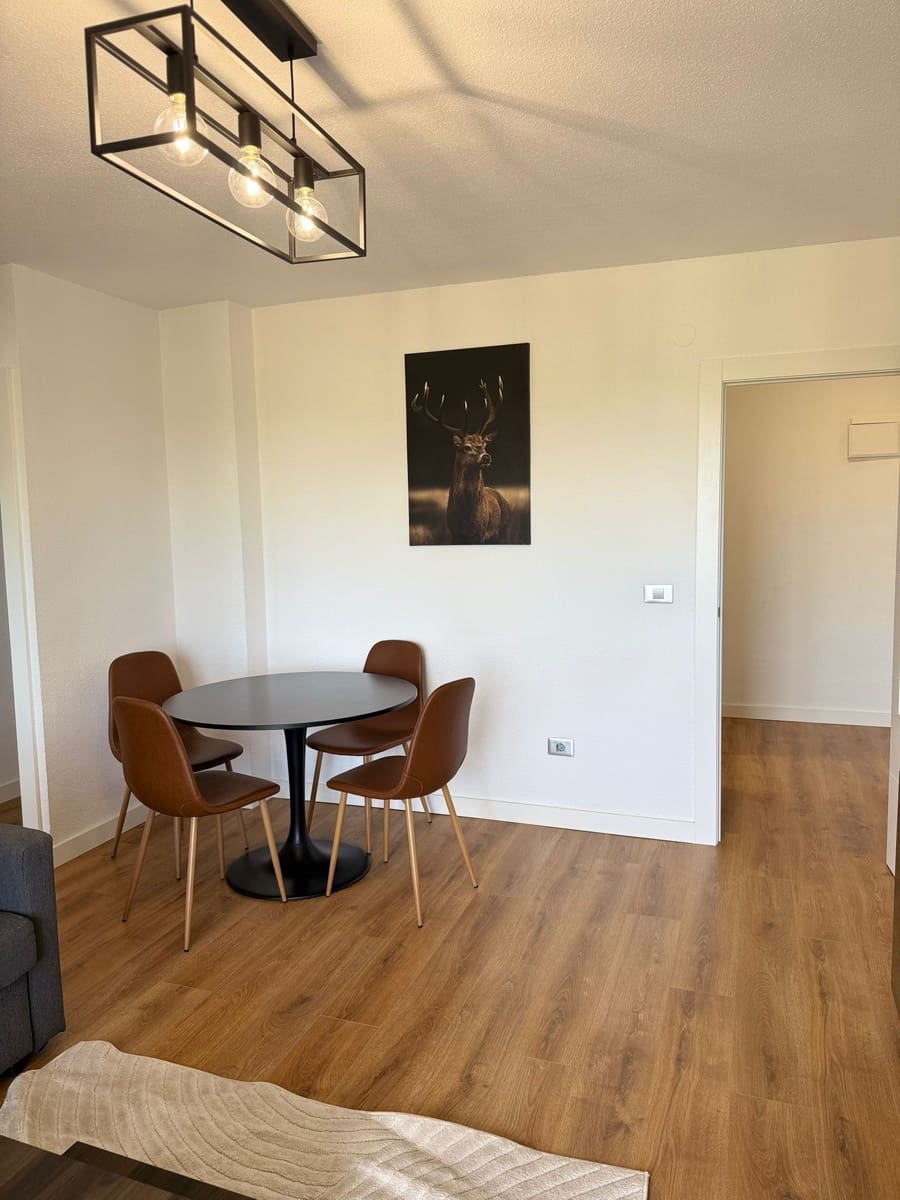 2 quarto Apartamento para arrendar em Torrevieja com piscina garagem - 1 200 € (Ref: 10179874)