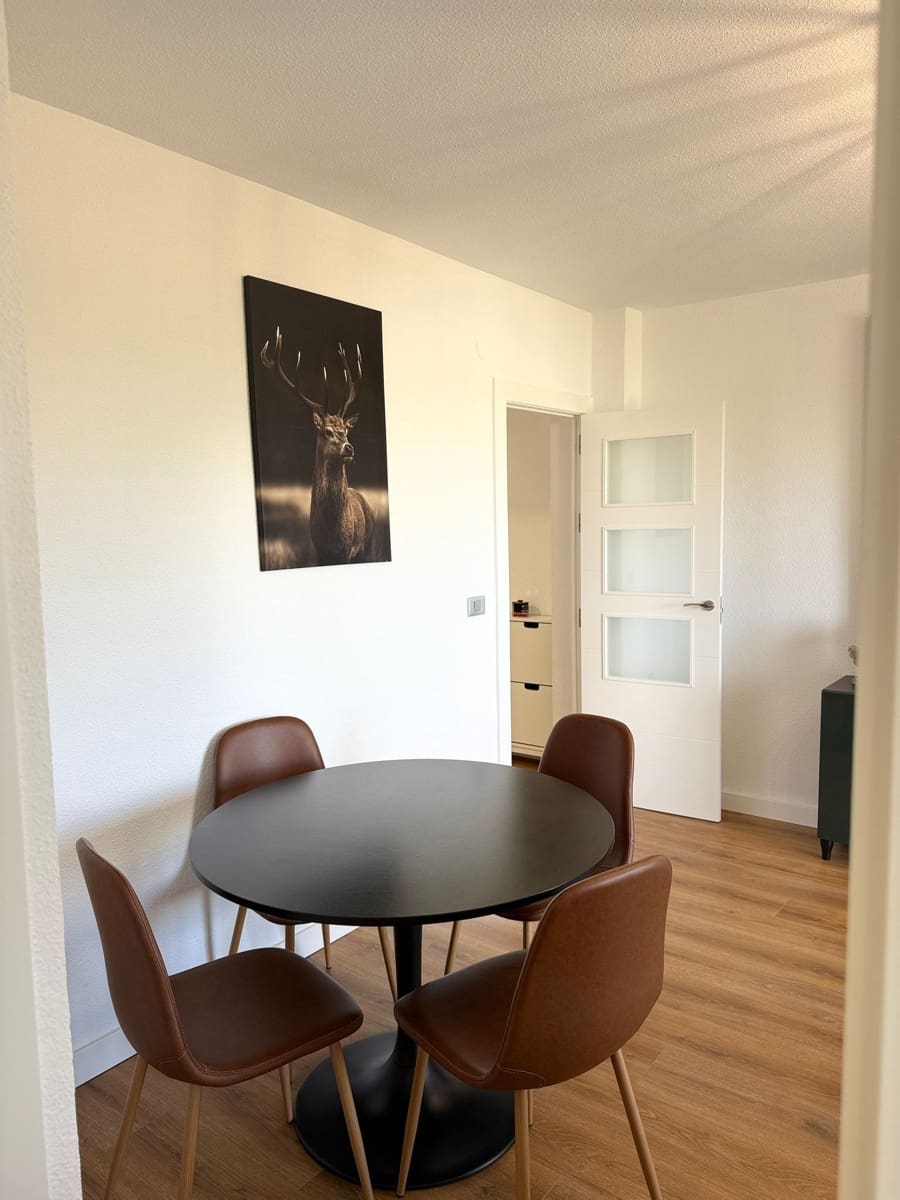 2 quarto Apartamento para arrendar em Torrevieja com piscina garagem - 1 200 € (Ref: 10179874)