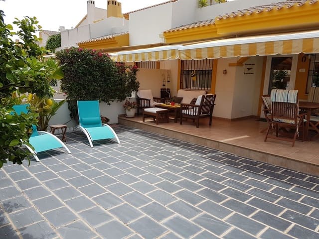 3 soveværelse Villa til leje i Torre de la Horadada, Pilar de la Horadada med swimmingpool garage - € 1.300 (Ref: 10182452)