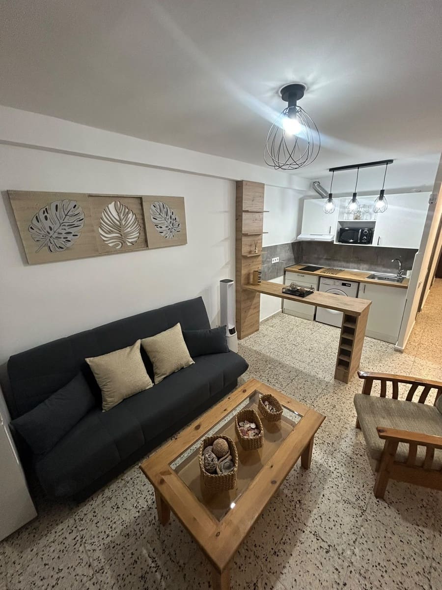 1 soveværelse Lejlighed til leje i Guardamar del Segura med swimmingpool - € 725 (Ref: 10182454)