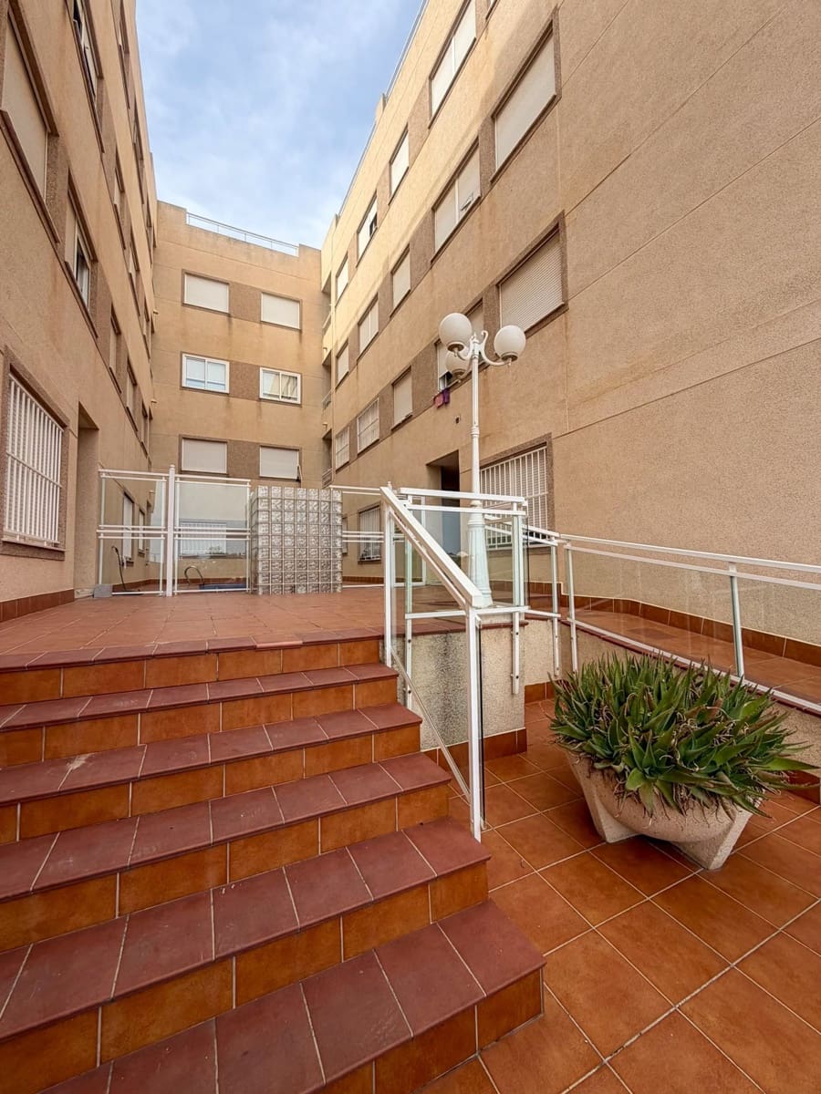 2 makuuhuone Asunto vuokrattavana paikassa Formentera del Segura mukana uima-altaan - 700 € (Ref: 10182456)