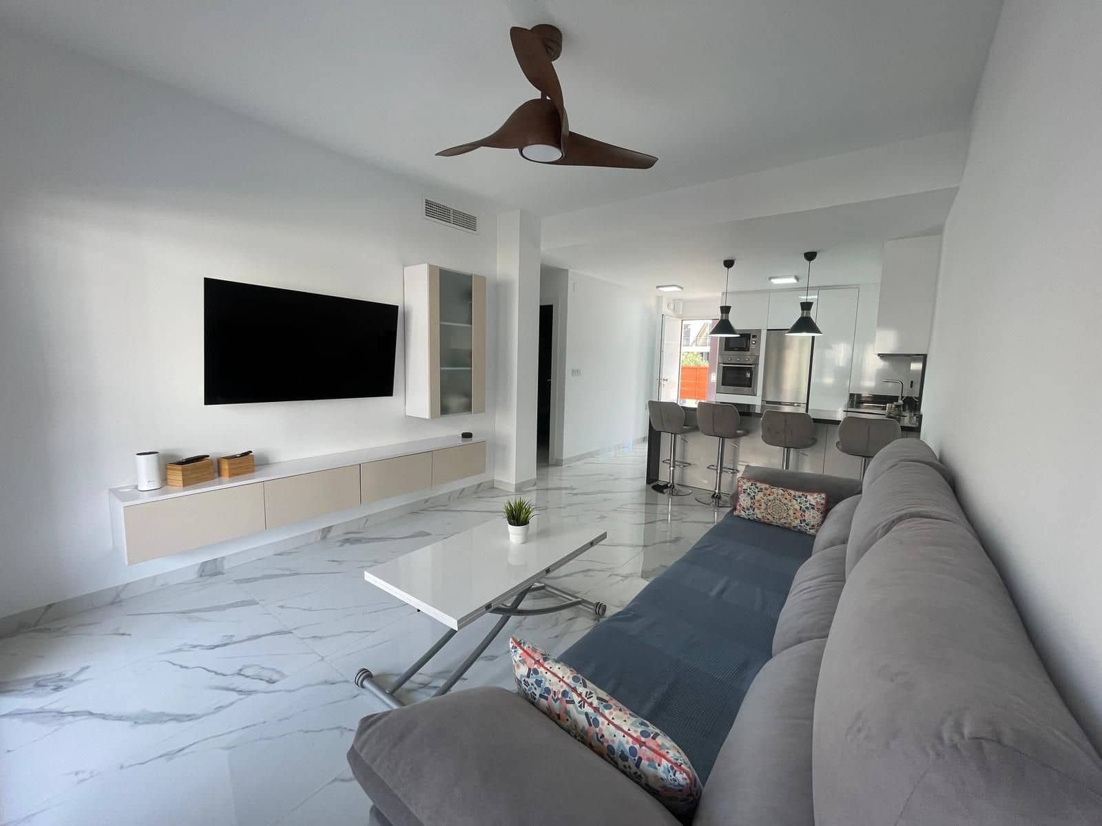 2 bedroom Flat for rent in Pilar de la Horadada with pool - € 1,100 (Ref: 10186367)