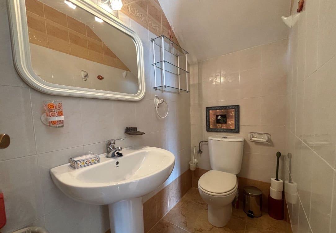 Villa/Maison de 3 chambres à louer à Torrevieja avec piscine - 1 550 € (Ref: 8822790)
