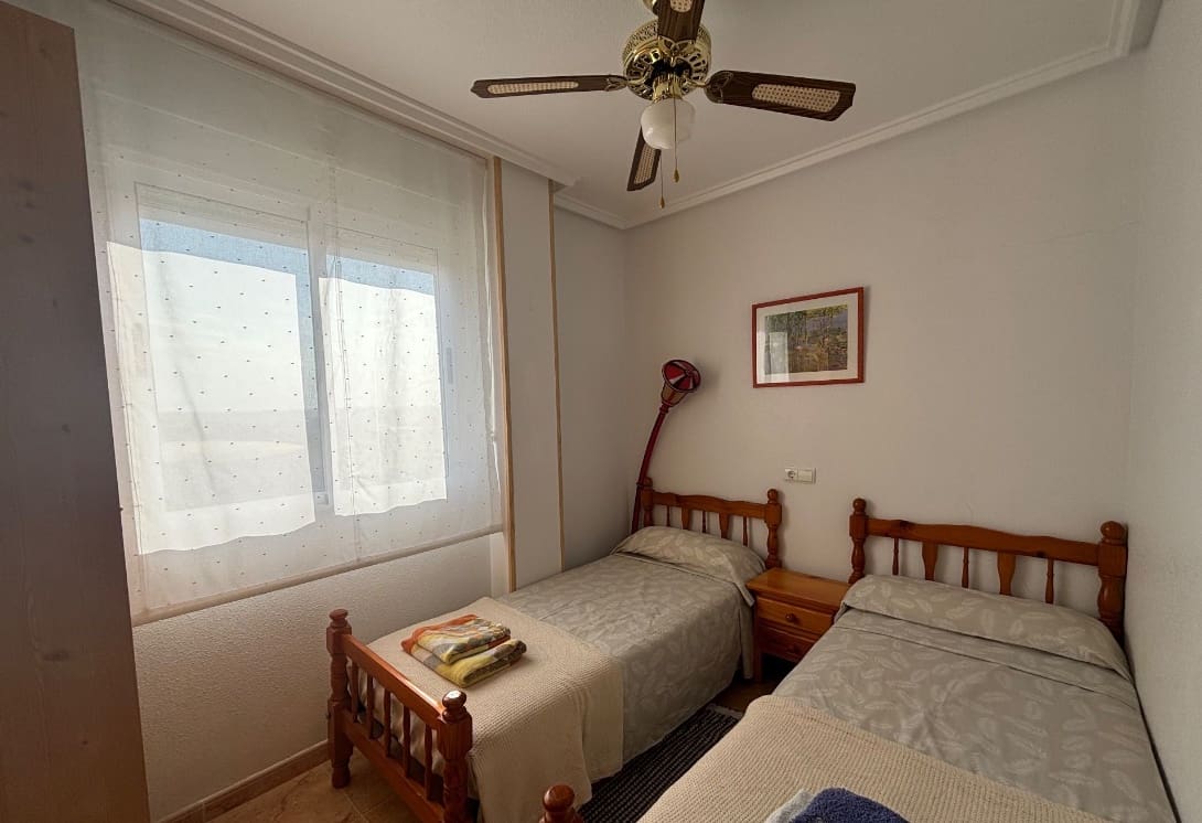 Villa/Maison de 3 chambres à louer à Torrevieja avec piscine - 1 550 € (Ref: 8822790)