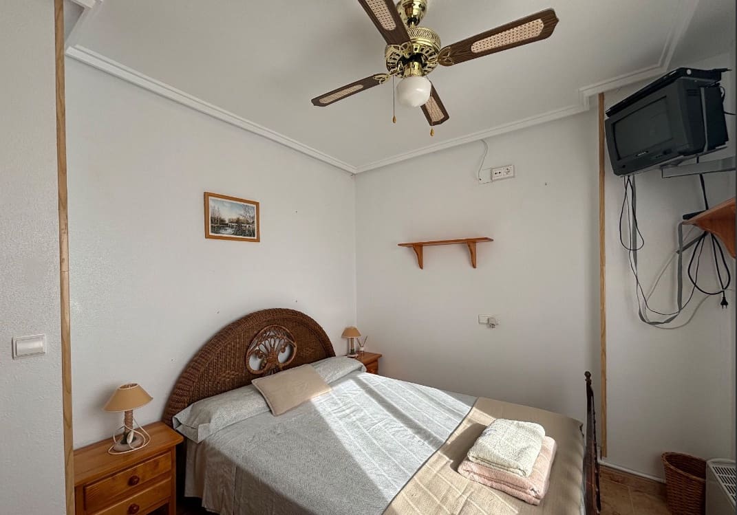 Villa/Maison de 3 chambres à louer à Torrevieja avec piscine - 1 550 € (Ref: 8822790)
