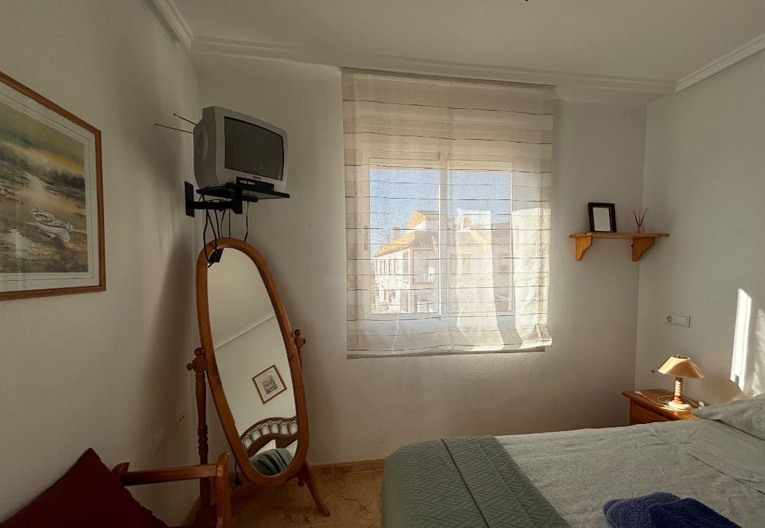 Villa/Maison de 3 chambres à louer à Torrevieja avec piscine - 1 550 € (Ref: 8822790)
